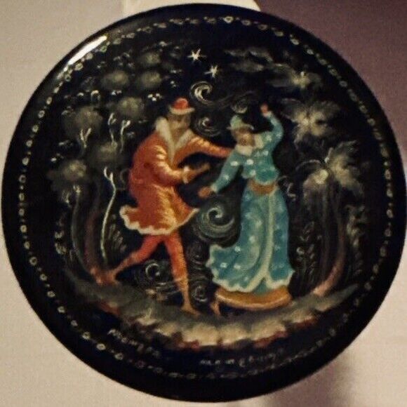 Vintage Russian Lacquer Hand Painted Lady Dancing Couple Brooch Signed USSR - Picture 6 of 8
